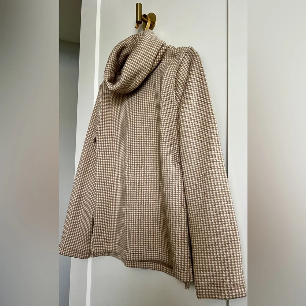 EUC J.Crew Houndstooth Funnel Neck Sweater Beige Cream Pullover Cozy Size S - Picture 6 of 14